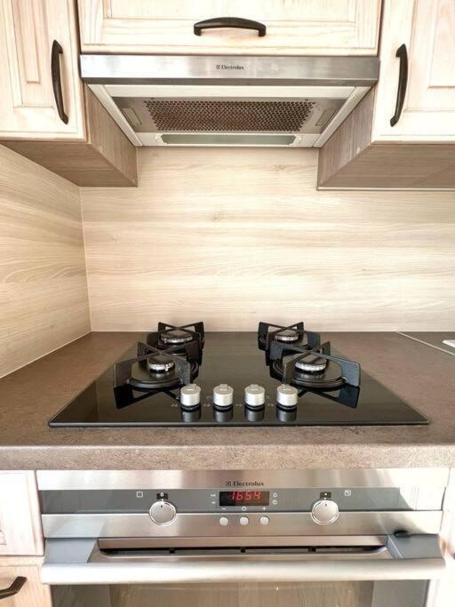 New Apartment With A View In The Town Center Нарва Екстериор снимка
