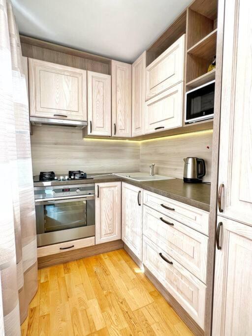 New Apartment With A View In The Town Center Нарва Екстериор снимка