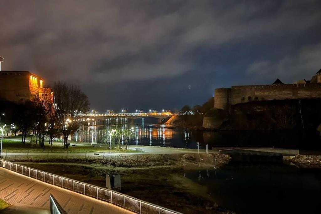 New Apartment With A View In The Town Center Нарва Екстериор снимка